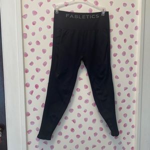 Fabletics Seamless Workout Leggings with Mesh Cut Outs Up to Knee Size Medium